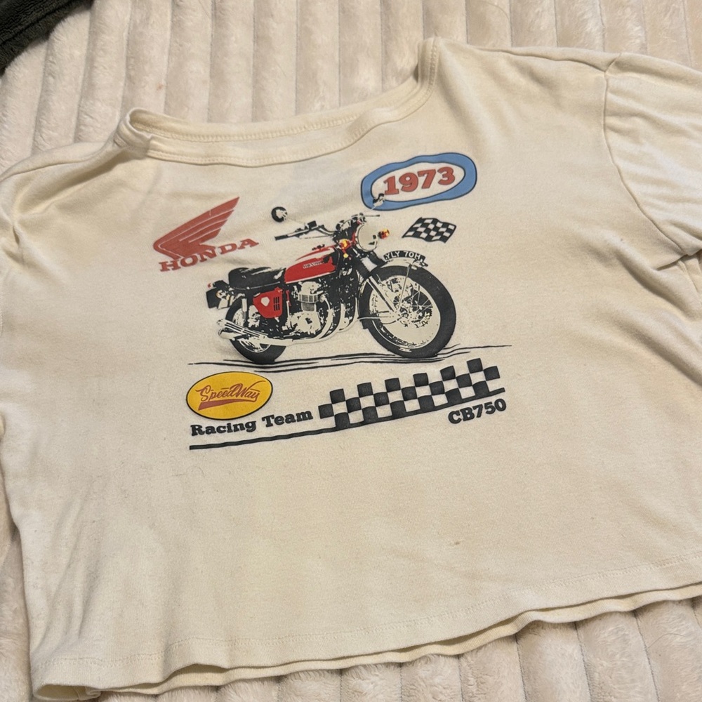 Crop graphic tee